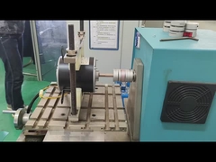 Ejecución de una prueba en el motor de ventilador de condensador Trustec YDK124-4A